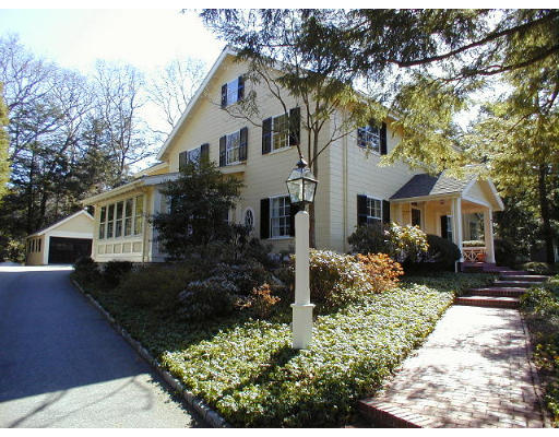 24 Livermore Road Wellesley, MA 02481 - Photo 1 of 23