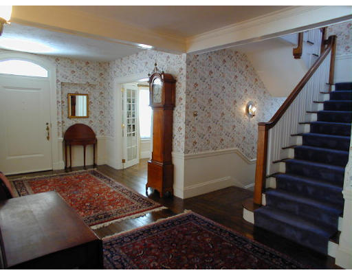 24 Livermore Road Wellesley, MA 02481 - Photo 2 of 23