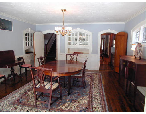 24 Livermore Road Wellesley, MA 02481 - Photo 4 of 23