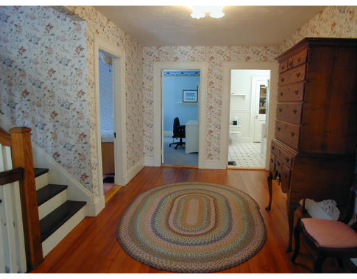24 Livermore Road Wellesley, MA 02481 - Photo 9 of 23