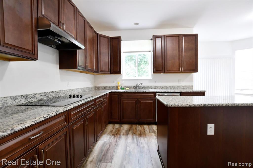 3202 Everett Drive Rochester Hills, MI 48307 - Photo 8 of 28