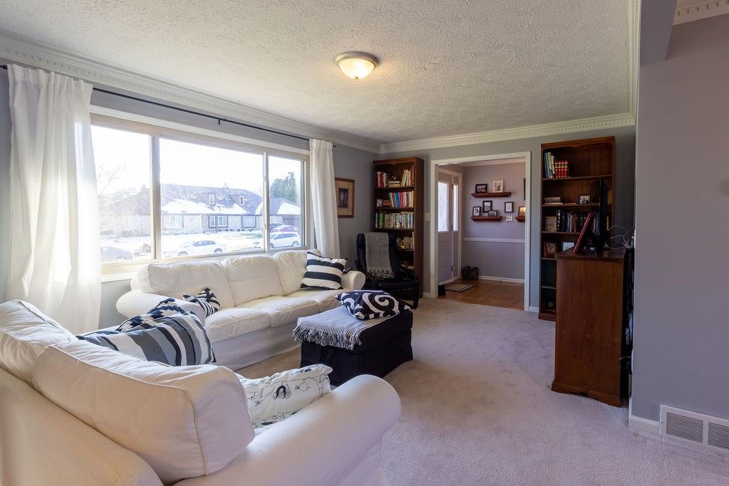 1506 Spruce Drive Carmel, IN 46033 - Photo 4 of 17