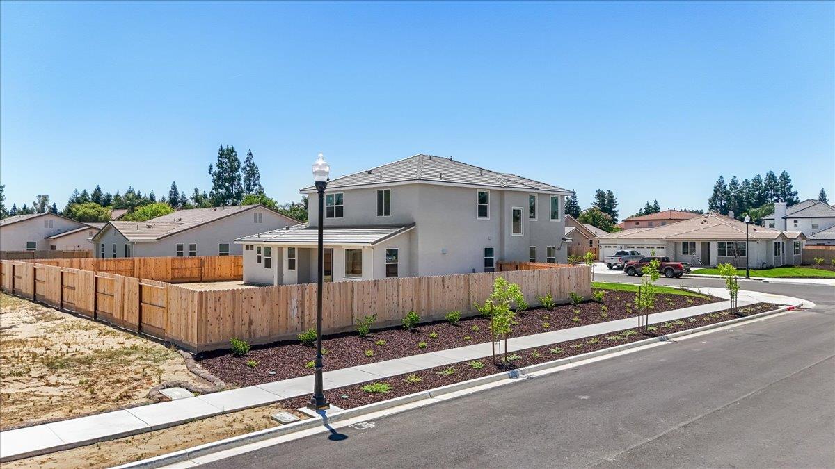 2080 Zane Way Turlock, CA 95382 - Photo 5 of 80