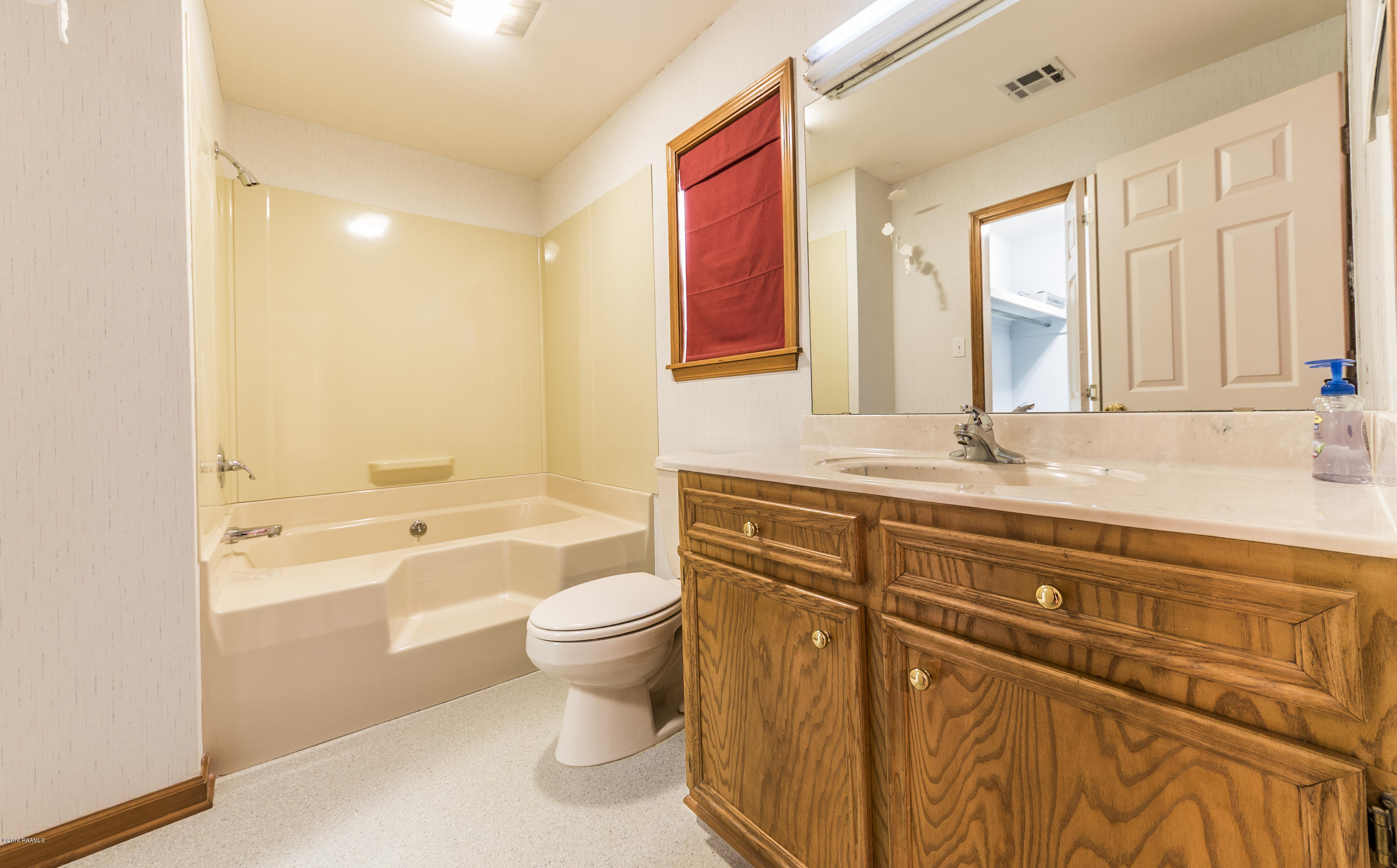 1085 Eddie Ray Road Breaux Bridge, LA 70517 - Photo 31 of 36 Master Bath 1