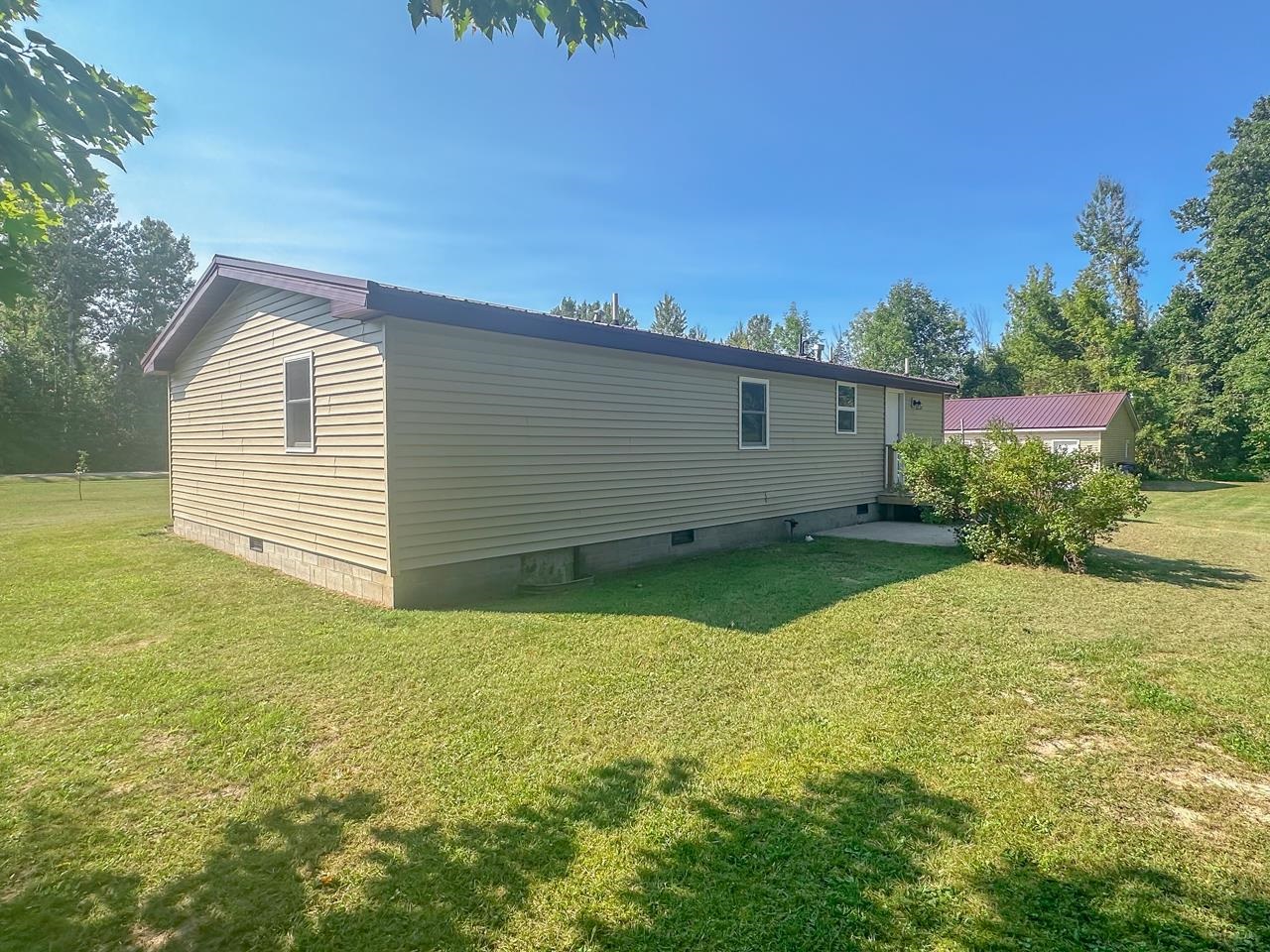 5664 North County Line Road Coleman, MI 48618 - Photo 25 of 32