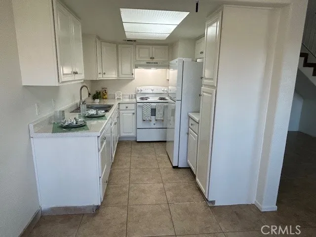 $2,595 | 51020 Eisenhower Drive, Unit 27, La Quinta, CA 92253