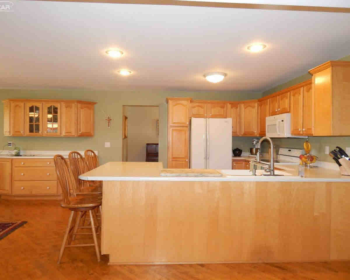 425 Elms Road Flushing, MI 48433 - Photo 14 of 53 21284578-13.JPG