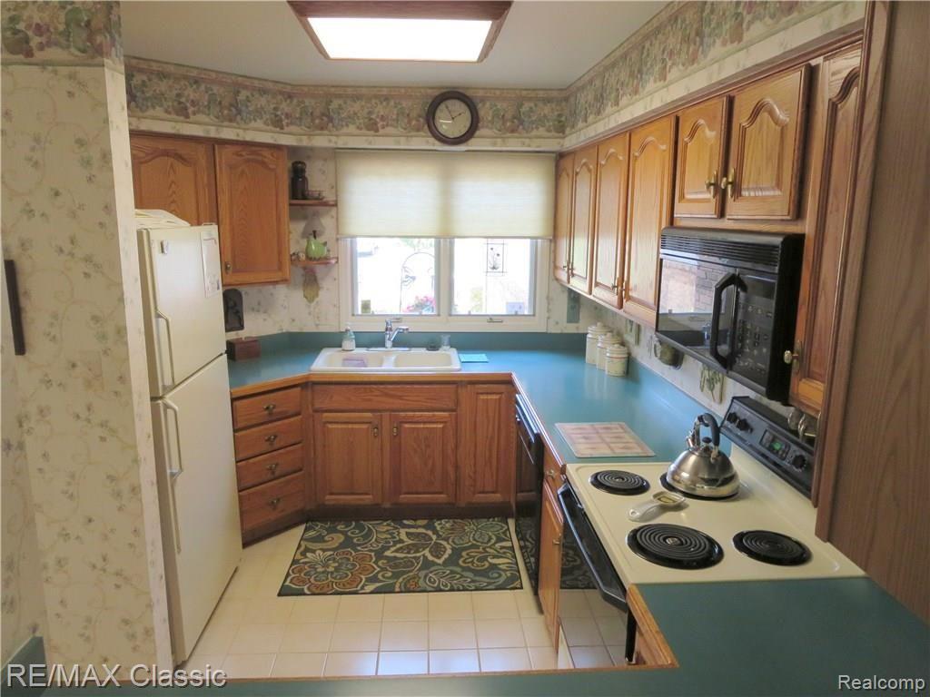 3092 Rivers Edge Drive Wayne, MI 48184 - Photo 16 of 40 IMG_2492.JPG