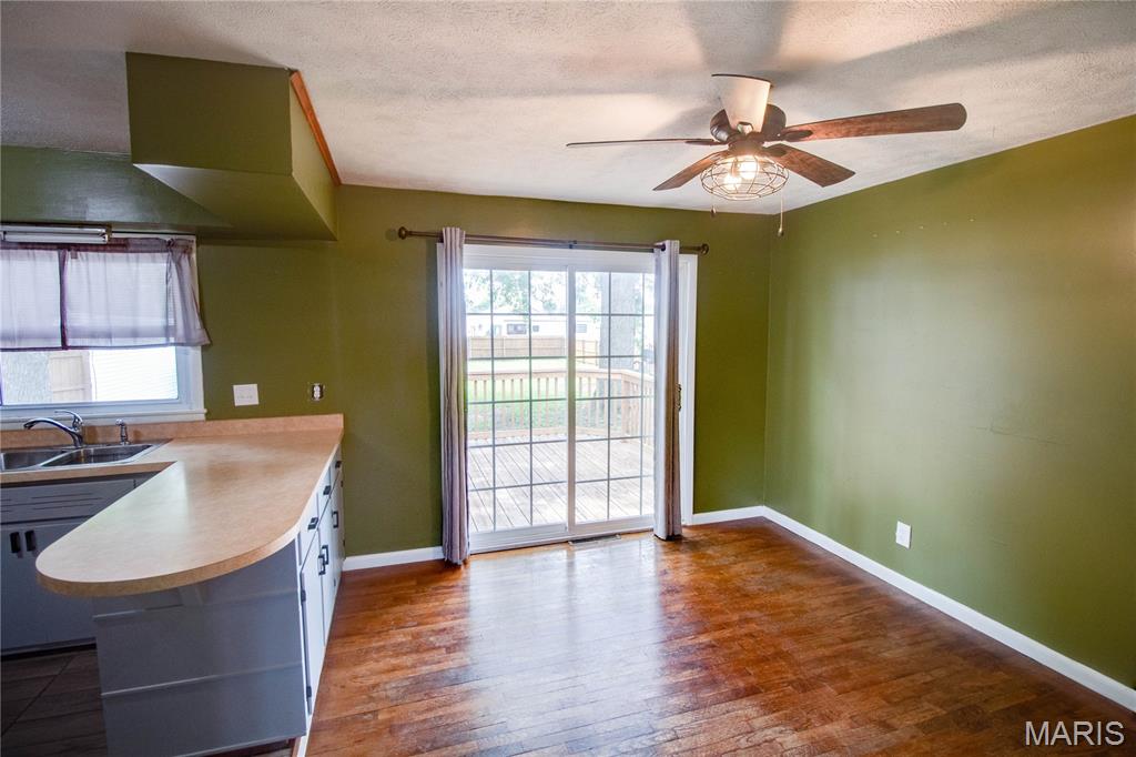 440 West State Street Waverly, IL 62692 - Photo 10 of 39