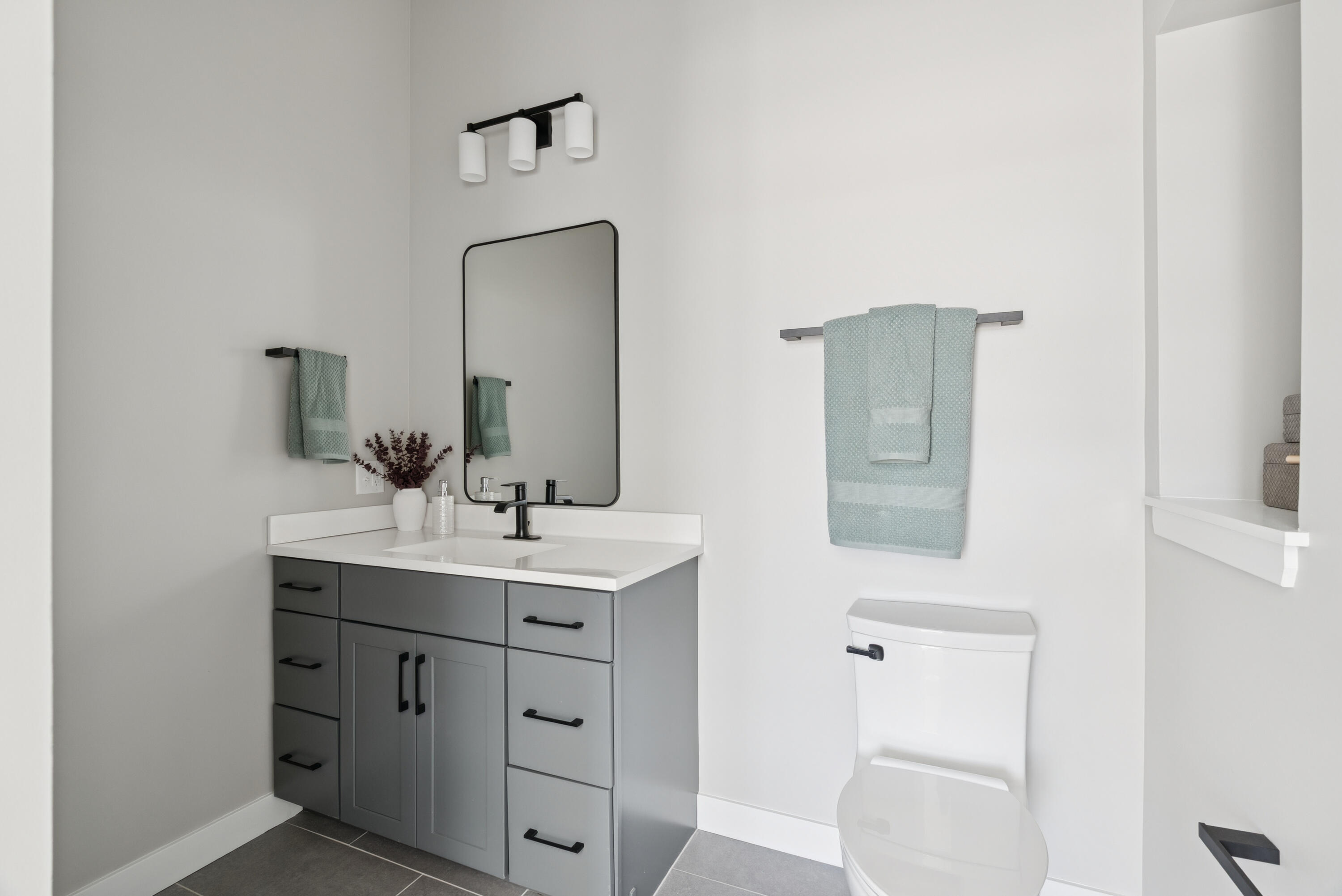 1 Cross Street, Unit 101 Scarborough, ME 04074 - Photo 16 of 49 DSC09412
