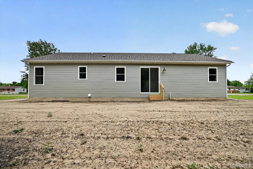 926 Ford Road Carleton, MI 48117 - Photo 4 of 25