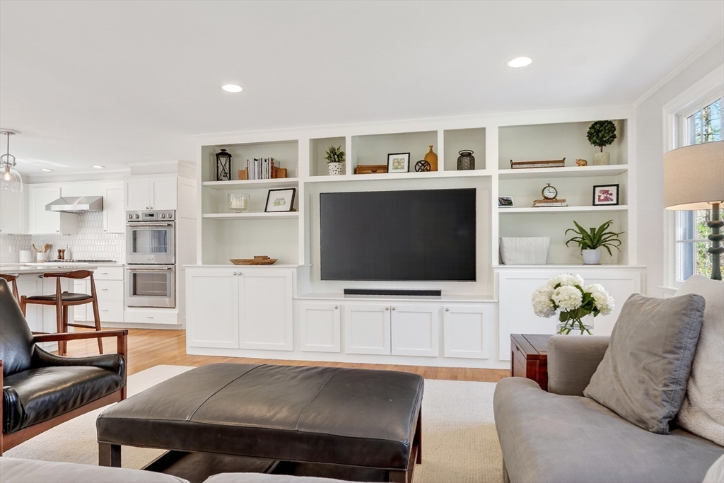 148 Weston Road Lincoln, MA 01773 - Photo 16 of 42