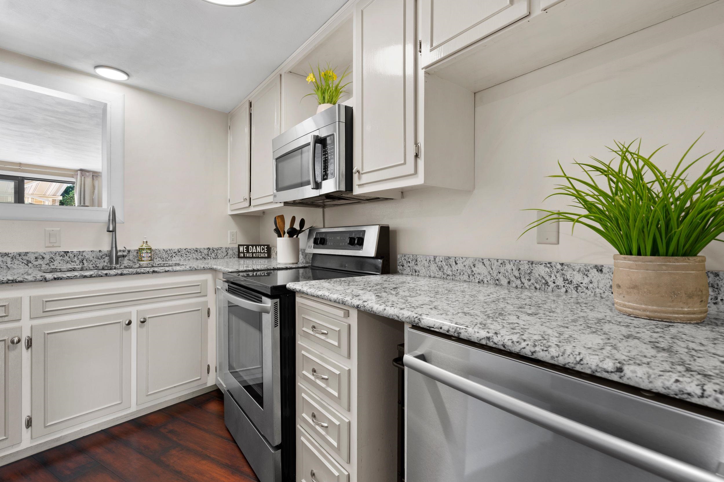 4545 West Pine Street, Unit F Appleton, WI 54914 - Photo 13 of 38