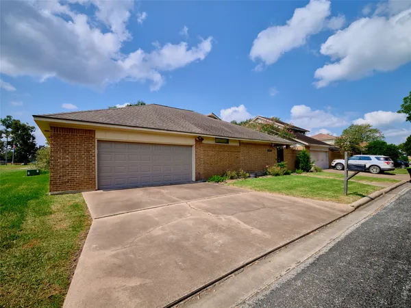 $214,900 | 1520 Crestmont Street, Wharton, TX 77488