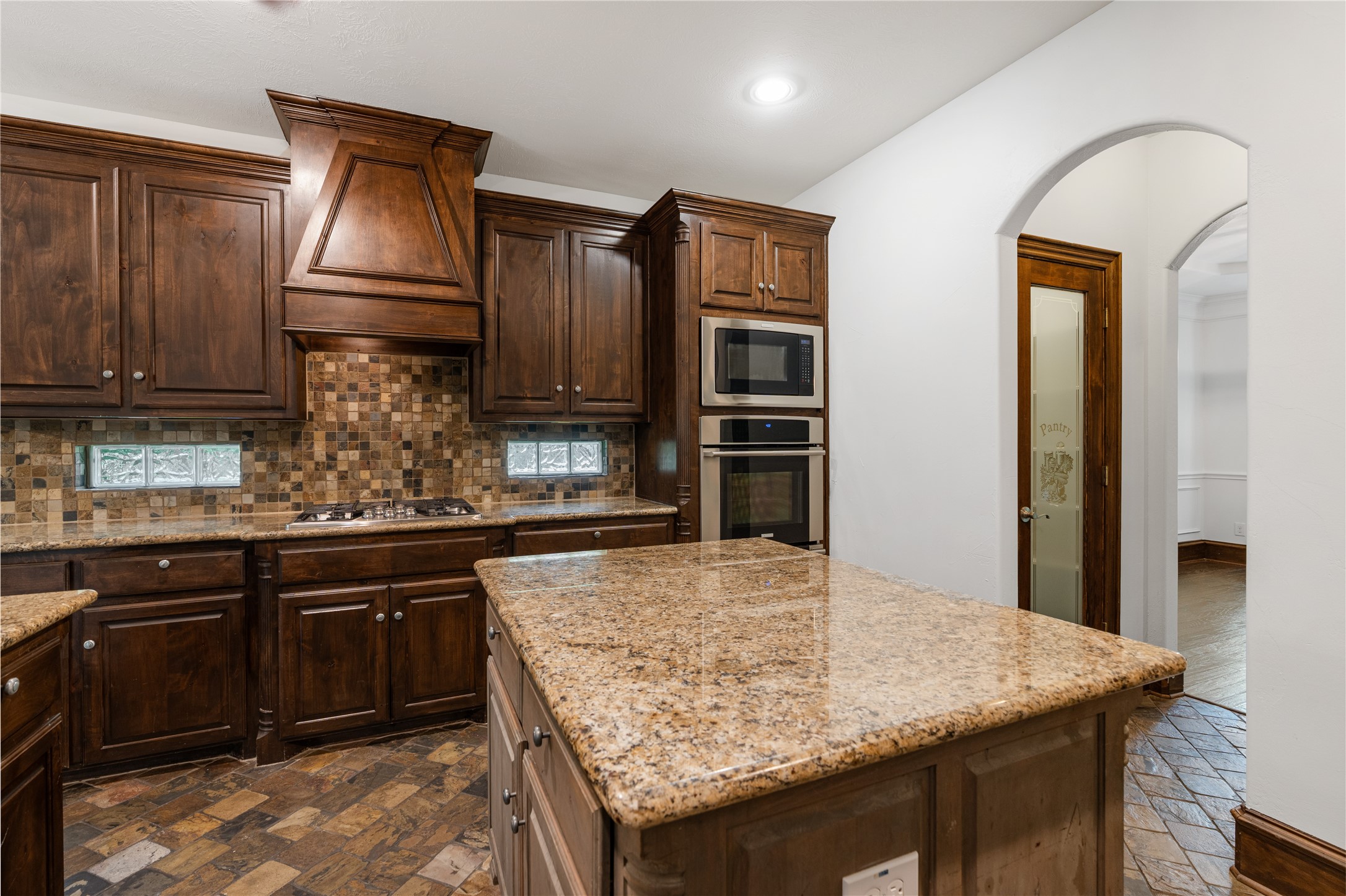2115 Graystone Ridge Drive Conroe, TX 77304 - Photo 18 of 47