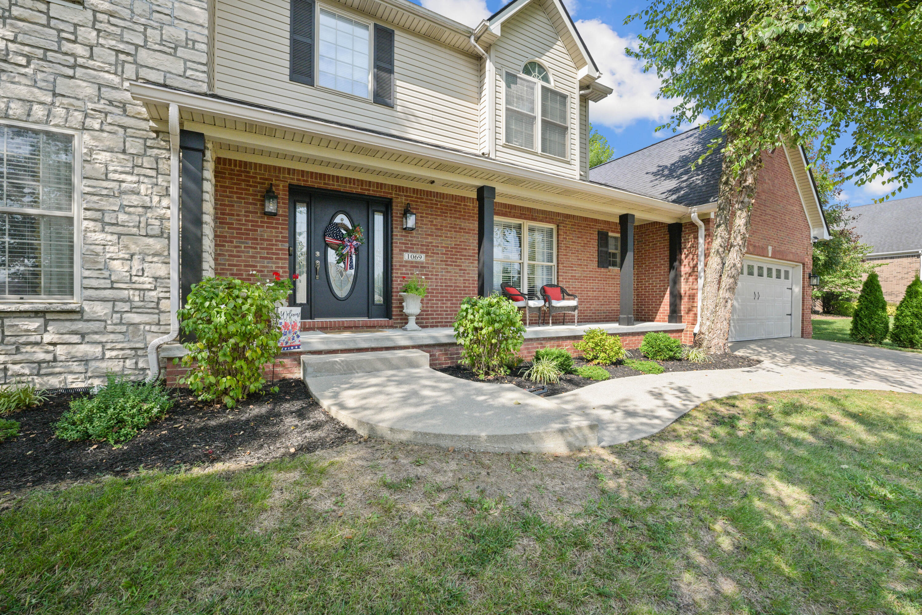 1069 Cedar Ridge Lane Versailles, KY 40383 - Photo 2 of 26 JSB_5672