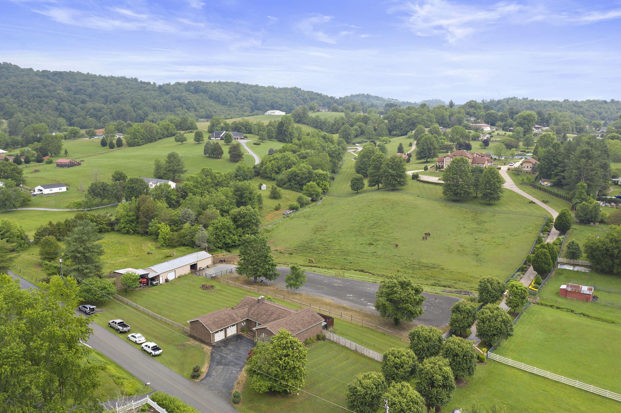 132 Cross Community Road Bristol, TN 37620 - Photo 8 of 30 web_DJI_0280