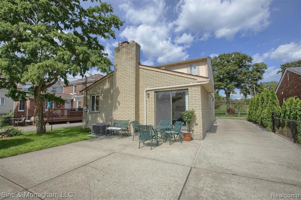 35 Vernier Road Grosse Pointe Shores, MI 48236 - Photo 29 of 38