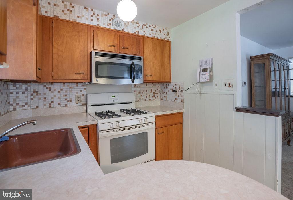 1917 Winton Avenue Havertown, PA 19083 - Photo 5 of 31