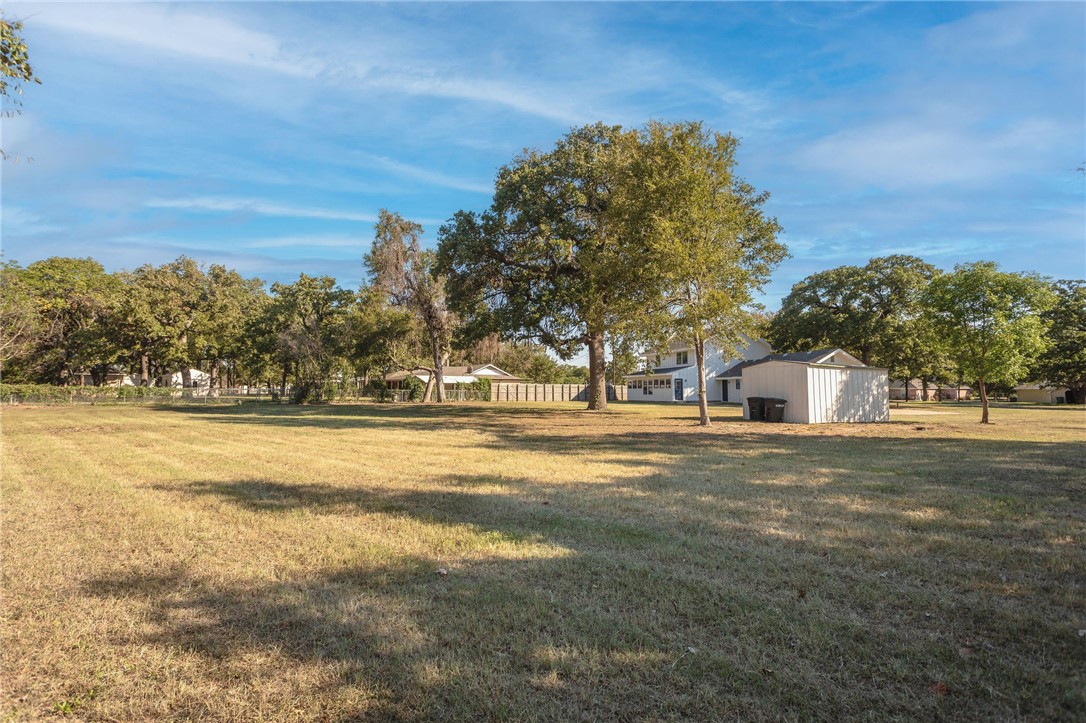 107 Spring Creek Street Waco, TX 76705 - Photo 75 of 78 a view of road and houses