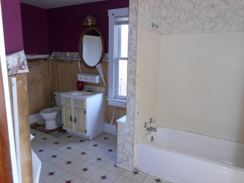 644 Amity Ridge Road Amity, PA 15311 - Photo 15 of 24 Master Bath