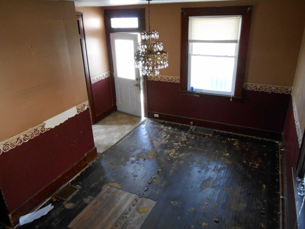 644 Amity Ridge Road Amity, PA 15311 - Photo 3 of 24 Living Room