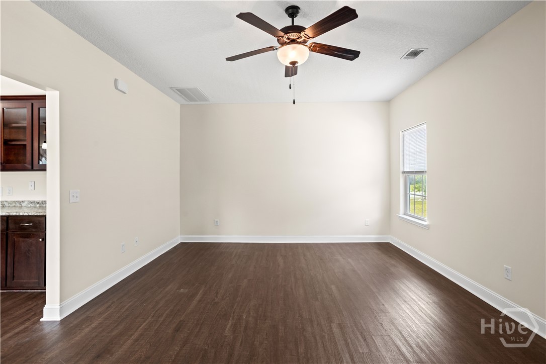 267 Alcott Circle Hinesville, GA 31313 - Photo 11 of 37