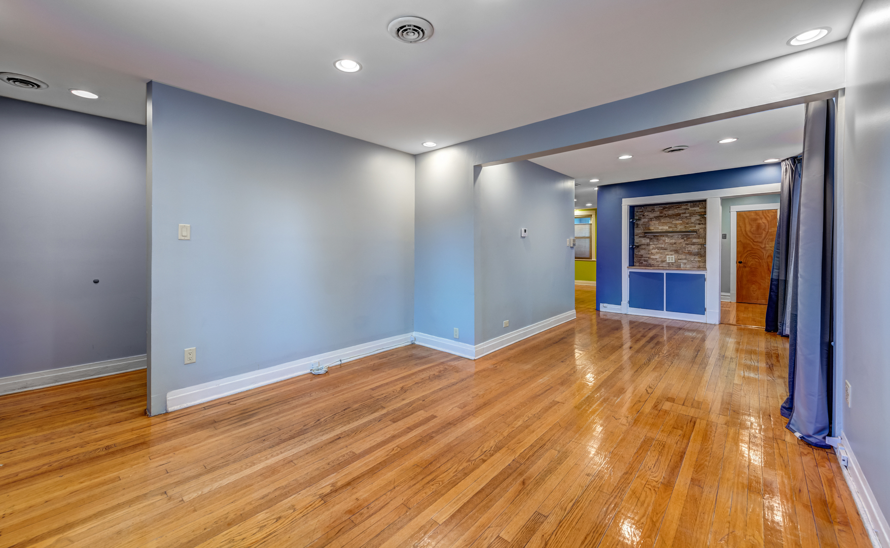 4113 North Kenneth Avenue, Unit 1 Chicago, IL 60641 - Photo 2 of 8