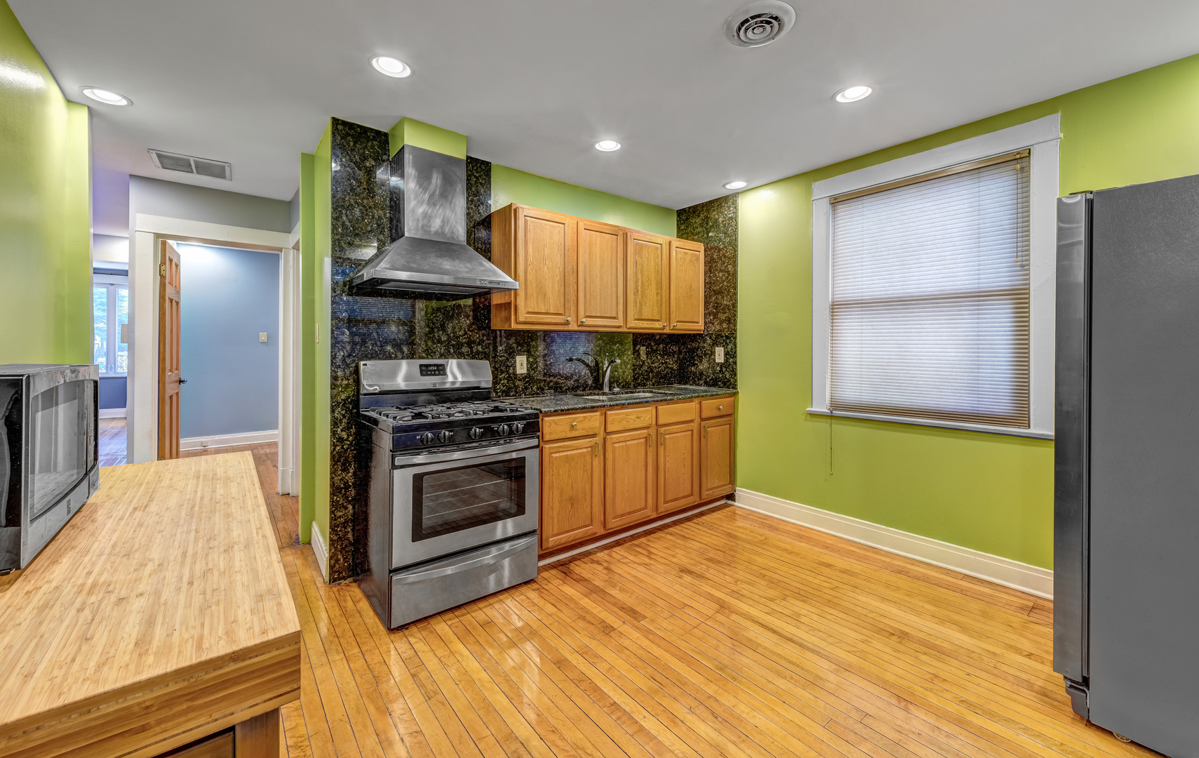 4113 North Kenneth Avenue, Unit 1 Chicago, IL 60641 - Photo 4 of 8