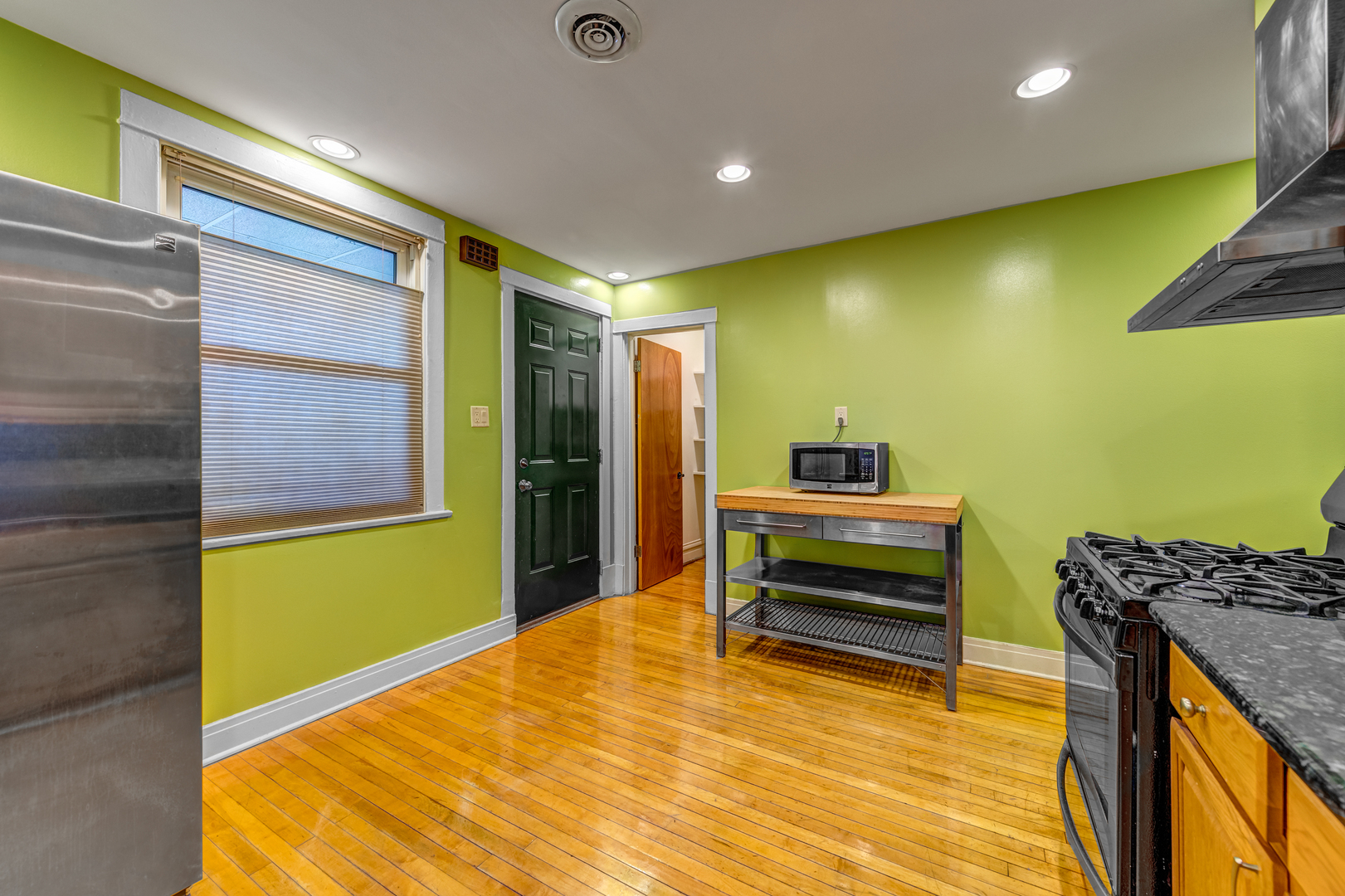 4113 North Kenneth Avenue, Unit 1 Chicago, IL 60641 - Photo 5 of 8