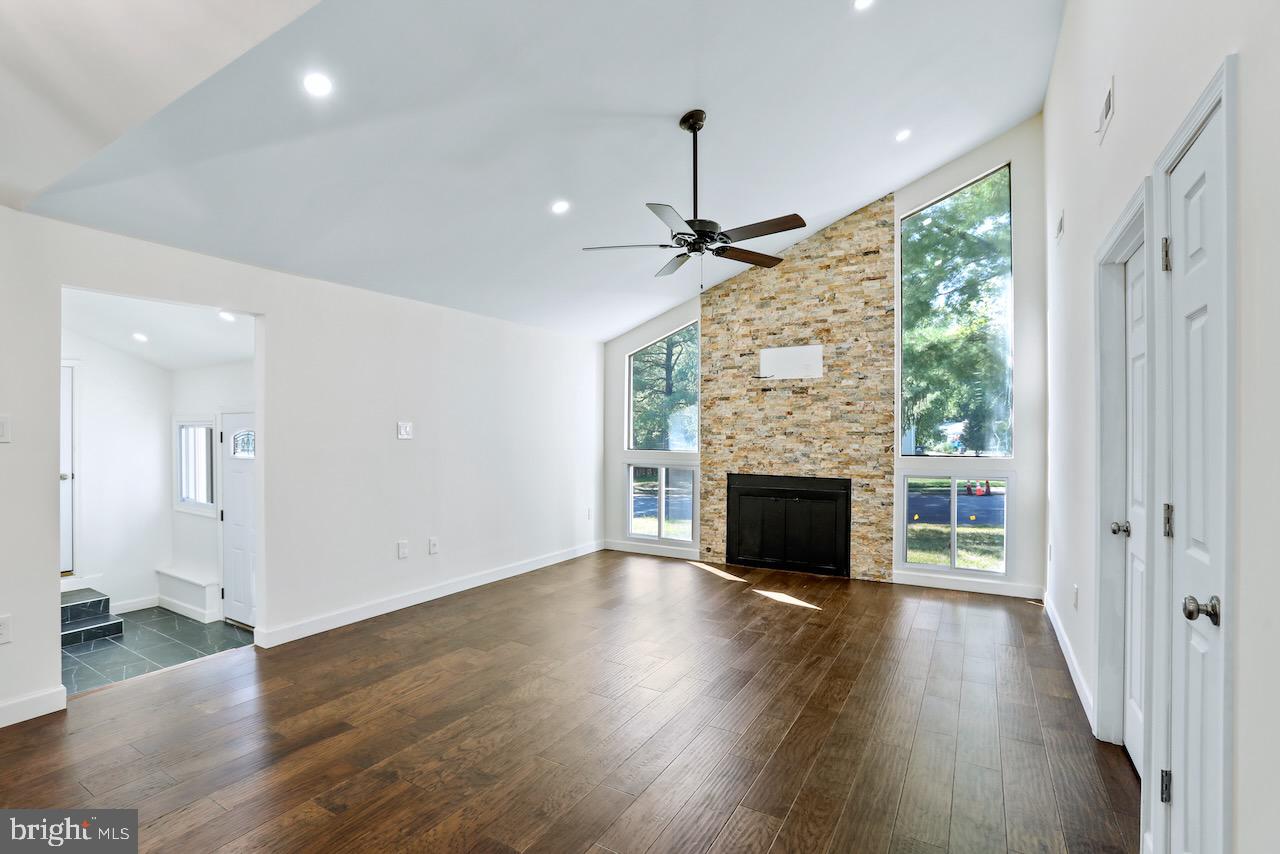 174 Magnolia Road Sterling, VA 20164 - Photo 12 of 29 Gallery Image 12