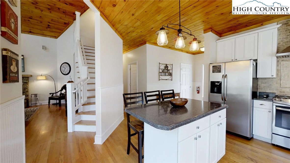354 Broadstone Road Banner Elk, NC 28604 - Photo 3 of 33 Gallery Image 3