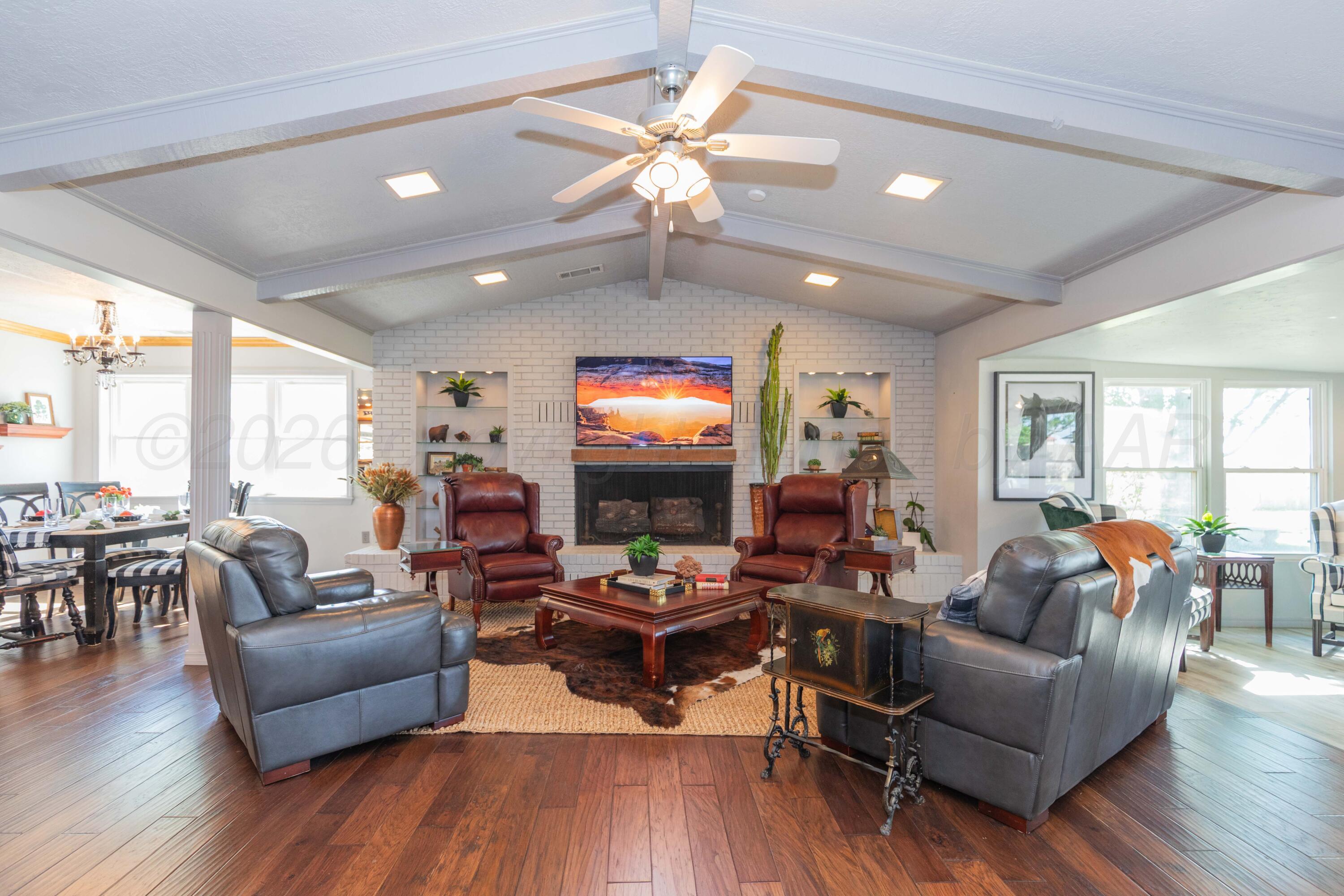 1201 West McCormick Road Amarillo, TX 79118 - Photo 4 of 38 LIVING ROOM VIEW 2