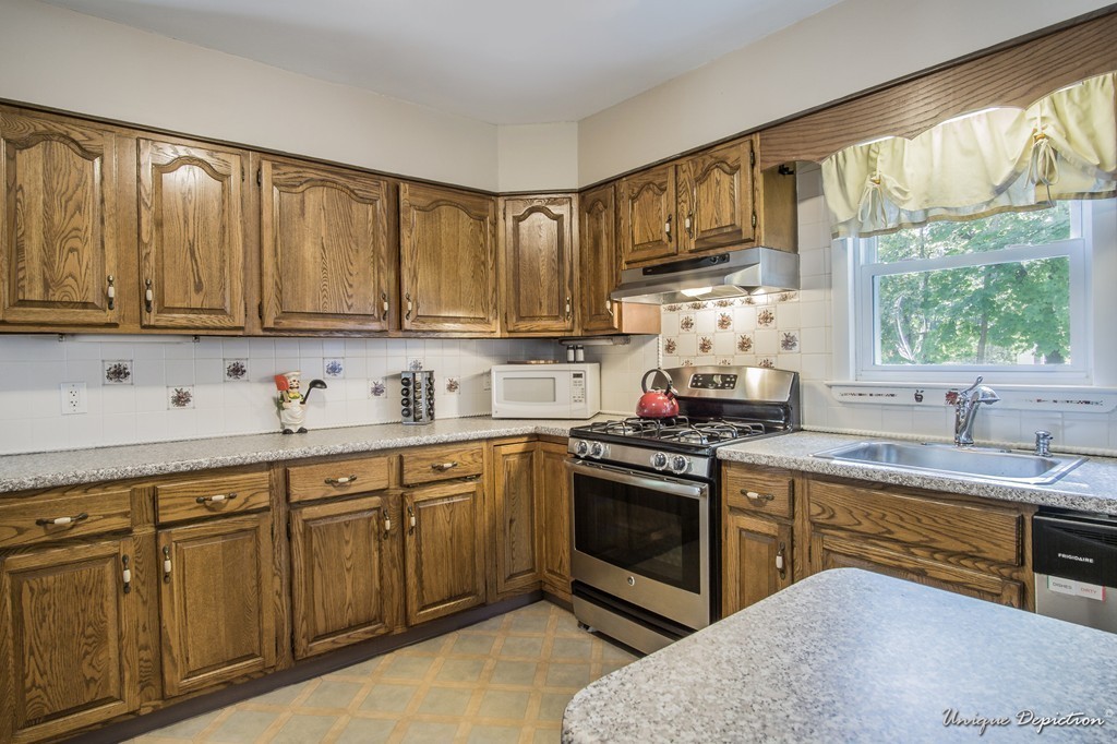 88 Salem Road Tewksbury, MA 01876 - Photo 7 of 29 Gallery Image 7