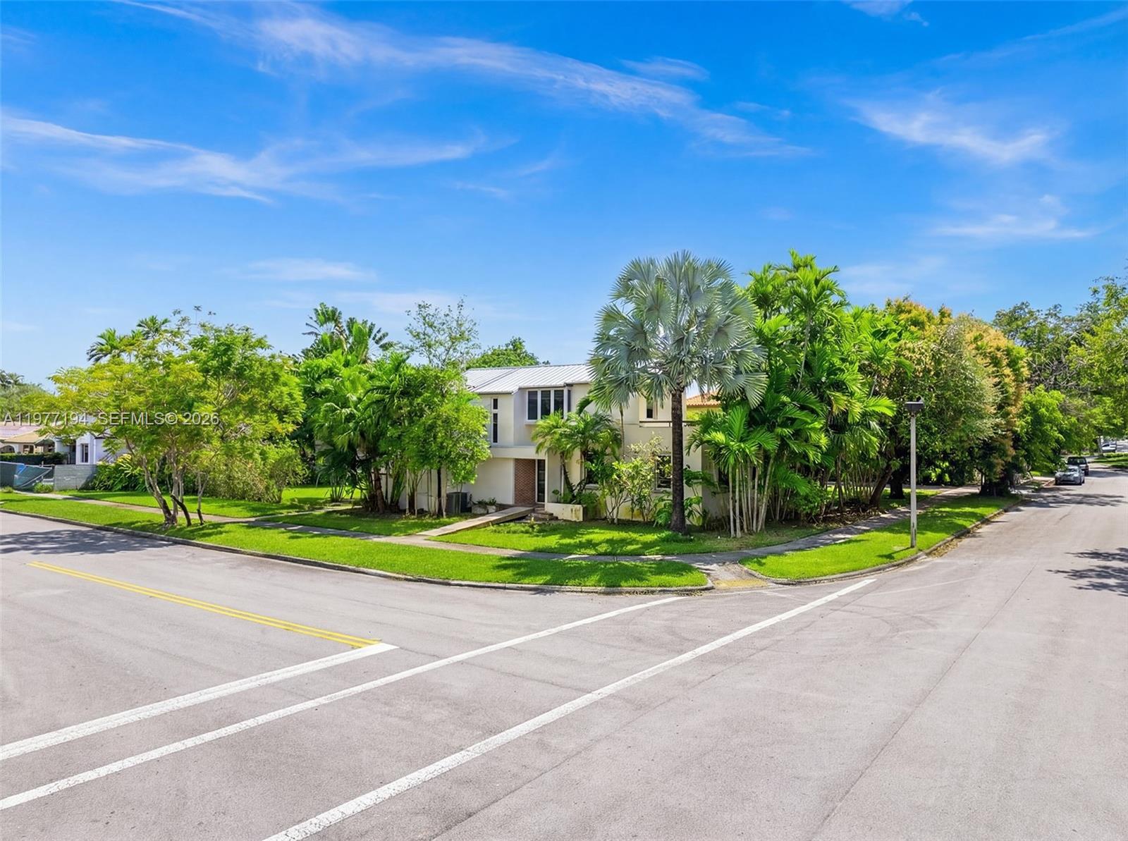 701 Southwest 27th Road Miami, FL 33129 - Photo 6 of 23 Gallery Image 6