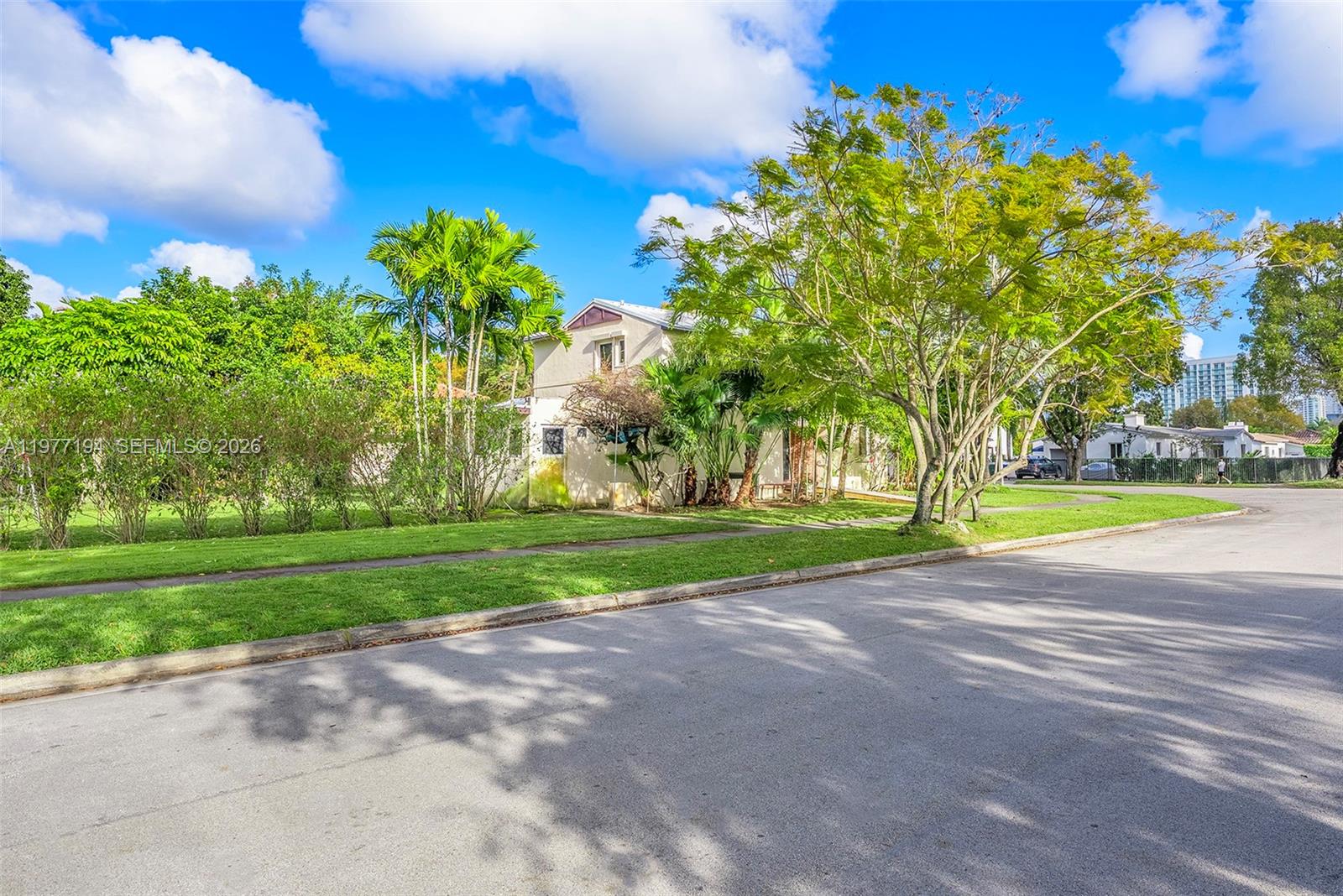 701 Southwest 27th Road Miami, FL 33129 - Photo 8 of 23 Gallery Image 8