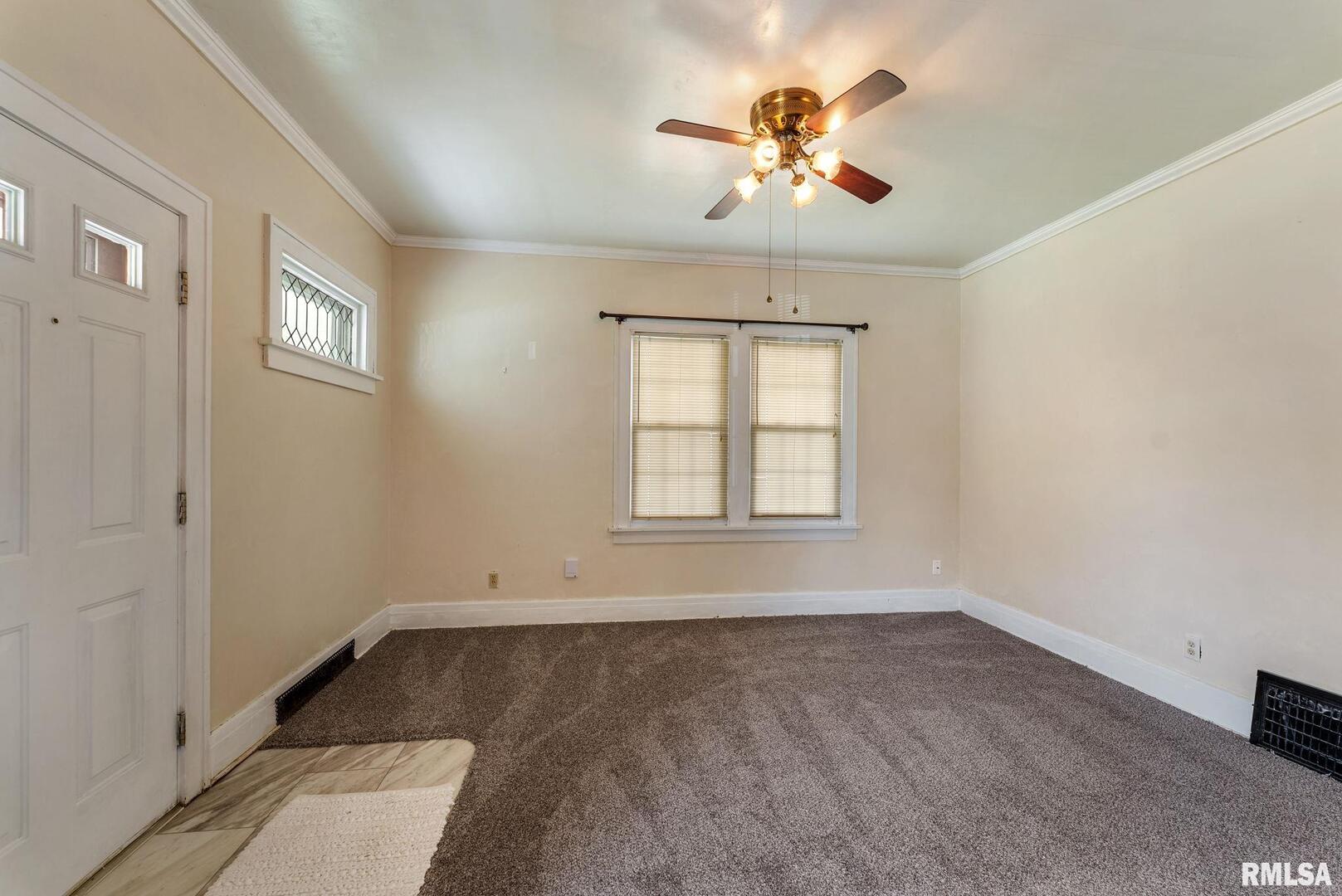1904 30th Street Moline, IL 61265 - Photo 3 of 13