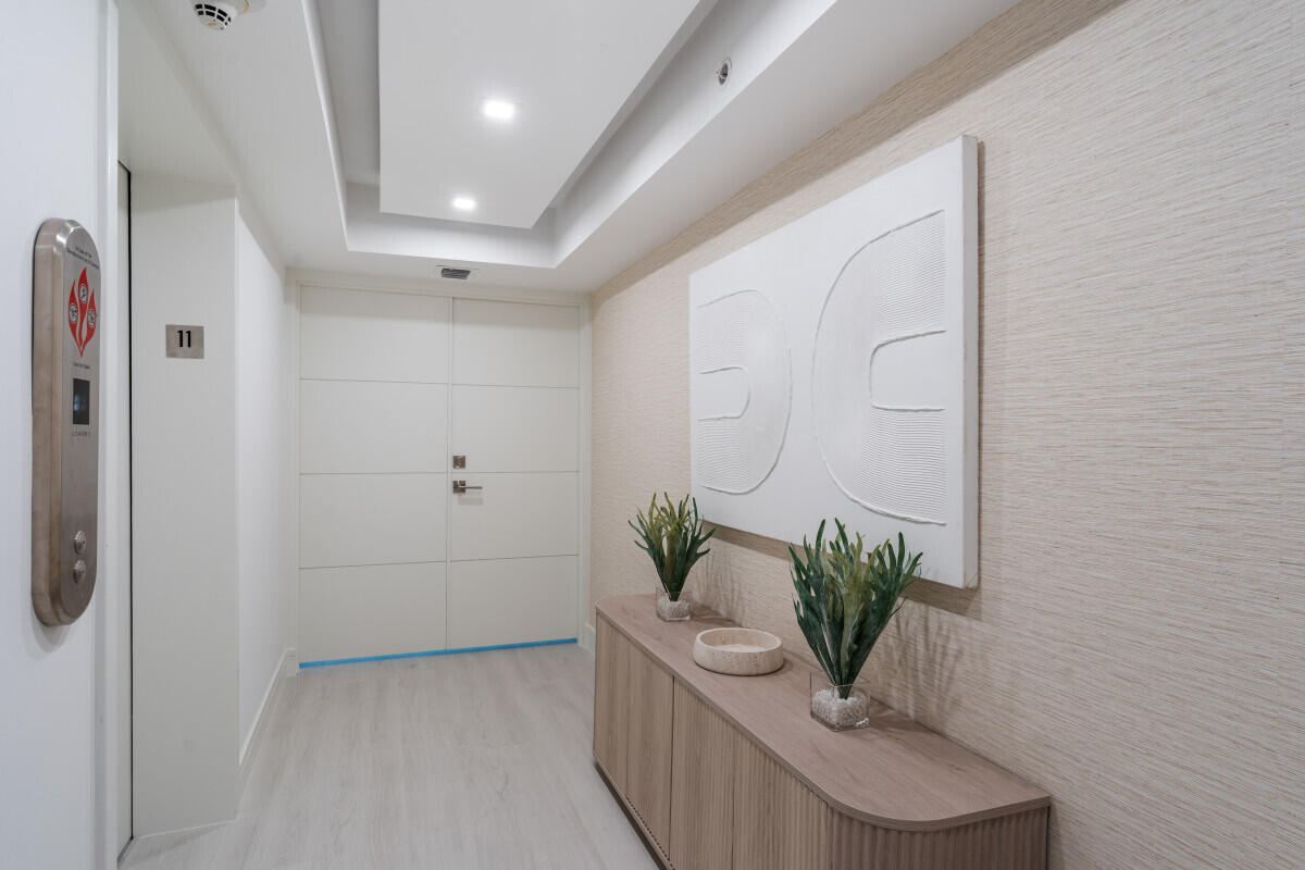 250 South Ocean Boulevard, Unit 11F Boca Raton, FL 33432 - Photo 2 of 45 a view of entryway with window