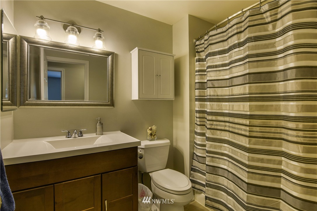 4414 Southeast 4th Street Renton, WA 98059 - Photo 13 of 22