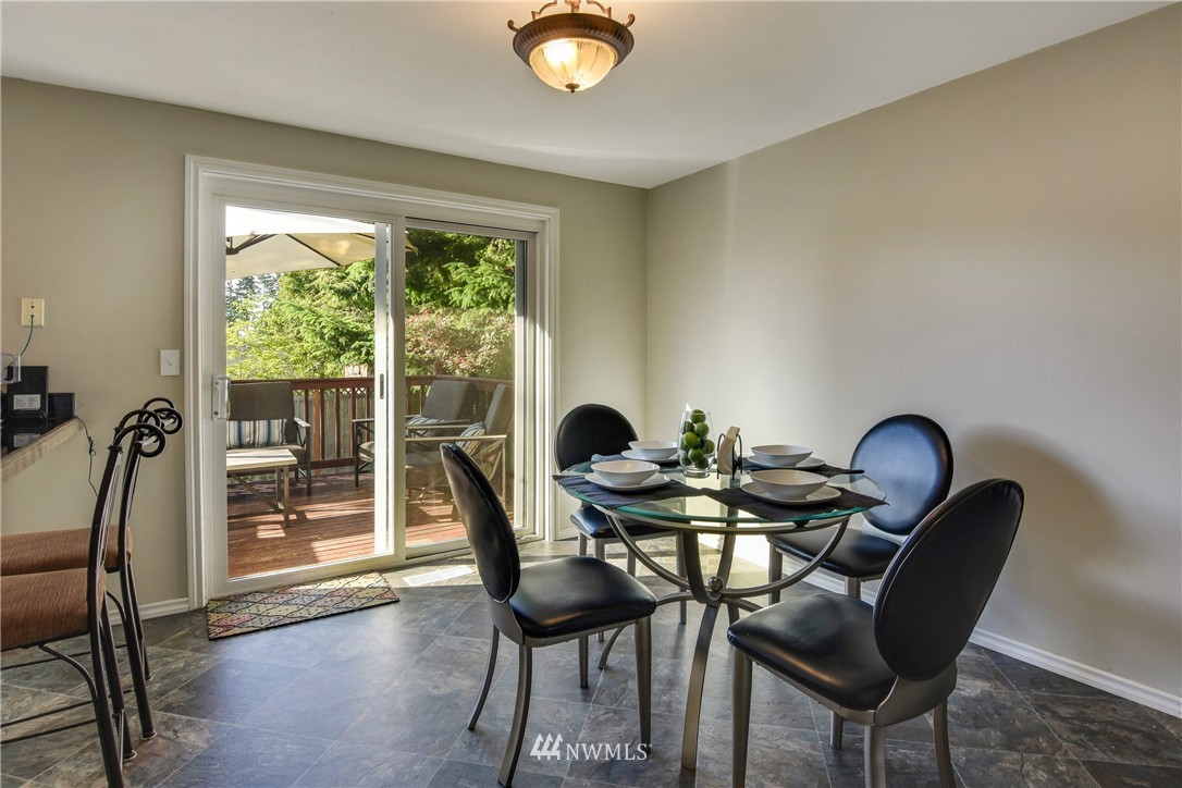 4414 Southeast 4th Street Renton, WA 98059 - Photo 4 of 22