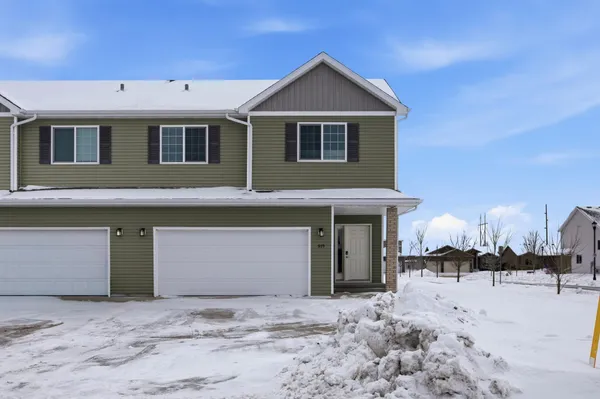 $289,000 | 975 30th Avenue West, West Fargo, ND 58078