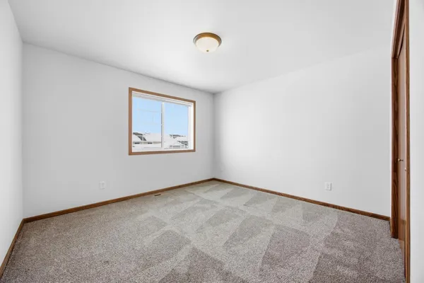 $289,000 | 975 30th Avenue West, West Fargo, ND 58078