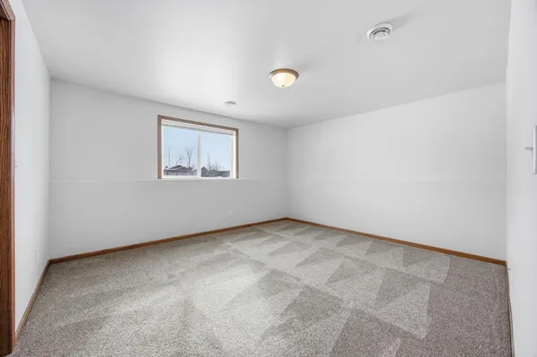 $289,000 | 975 30th Avenue West, West Fargo, ND 58078