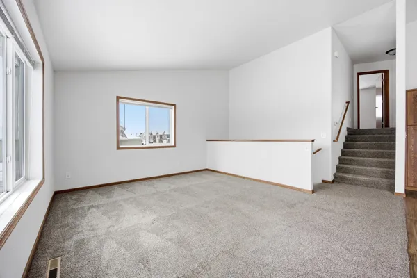 $289,000 | 975 30th Avenue West, West Fargo, ND 58078
