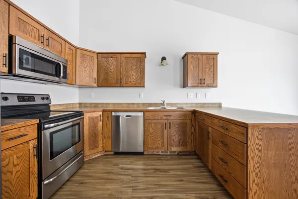 $289,000 | 975 30th Avenue West, West Fargo, ND 58078