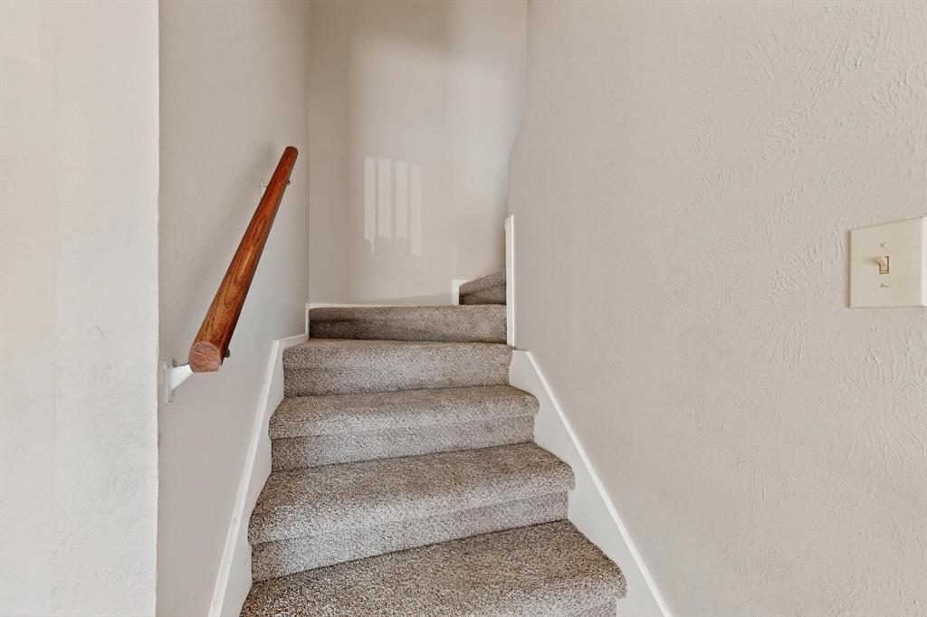 11311 Audelia Road, Unit 165 Dallas, TX 75243 - Photo 18 of 31 View of staircase