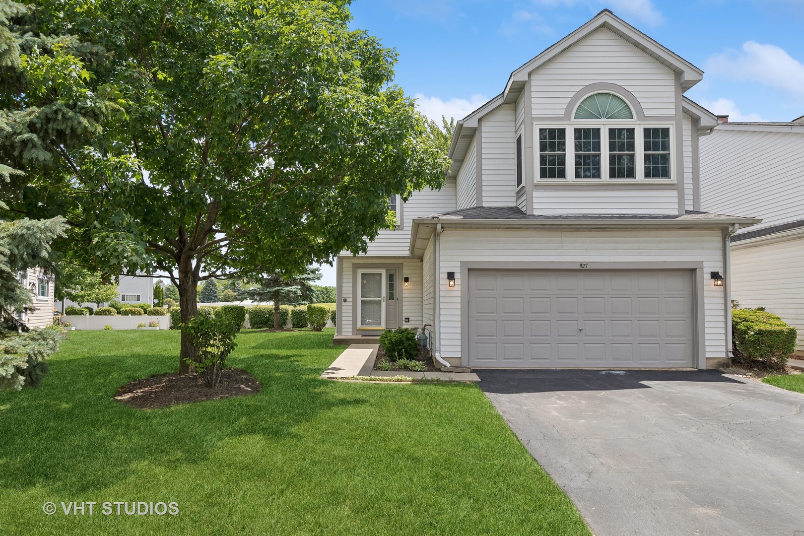 1127 Longford Road Bartlett, IL 60103 - Photo 2 of 23 Gallery Image 2