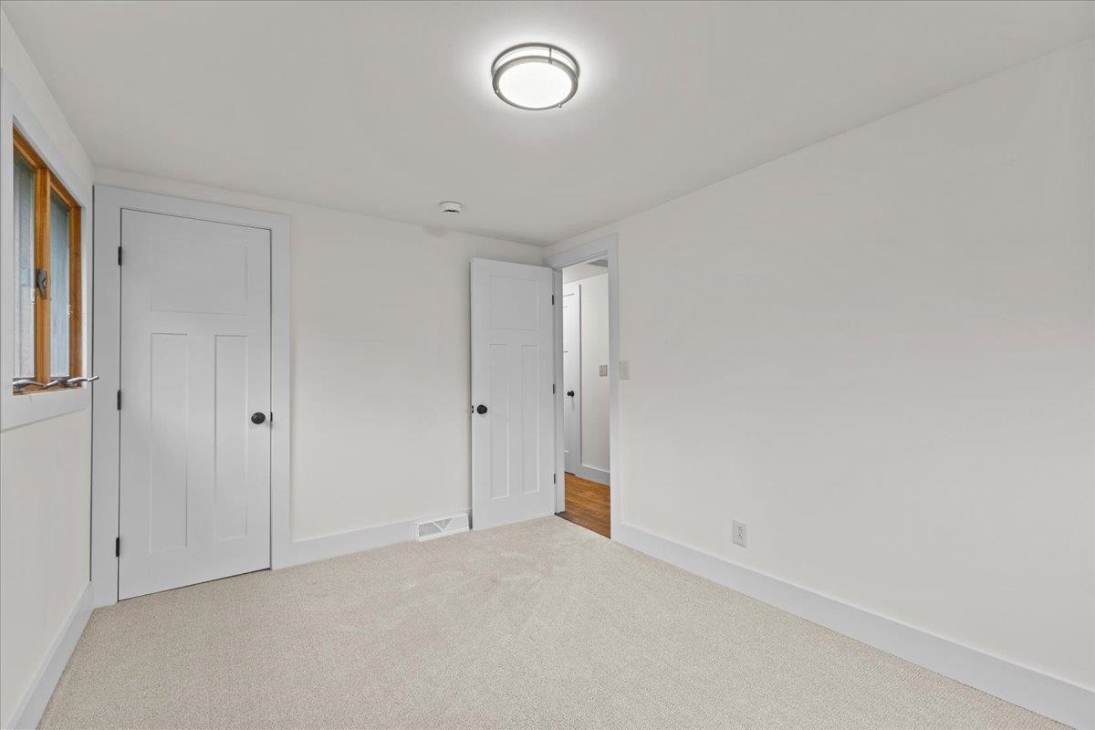 4196 St George Road Williston, VT 05495 - Photo 18 of 42