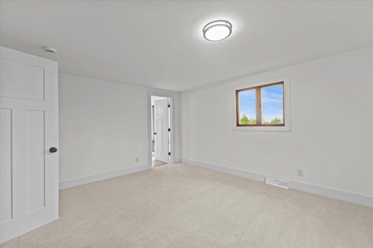 4196 St George Road Williston, VT 05495 - Photo 21 of 42