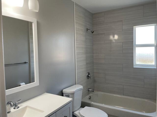 1320 West 3rd Street Riviera Beach, FL 33404 - Photo 9 of 13 Guest Bathroom